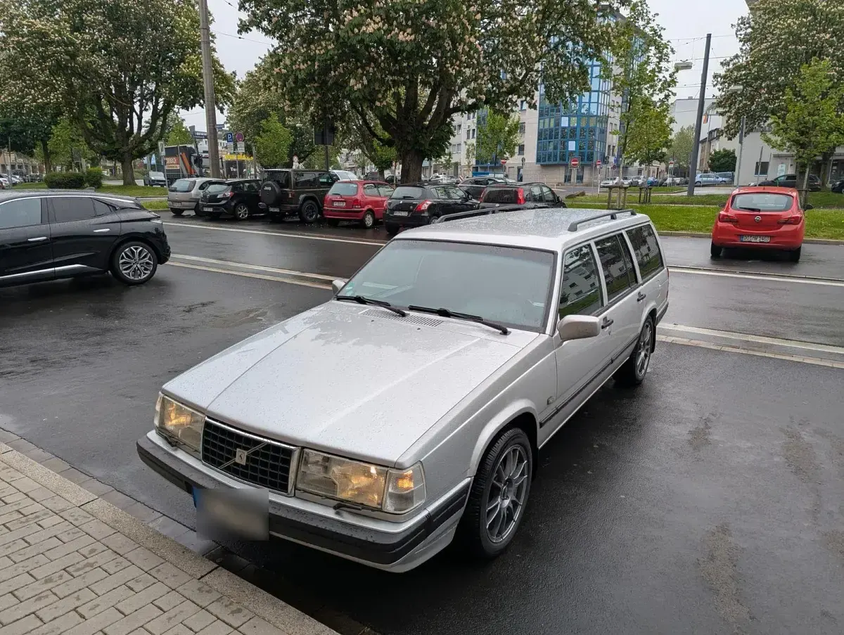Gebraucht Volvo 945 165 PS (121 kW) 1998 Silber Kombi