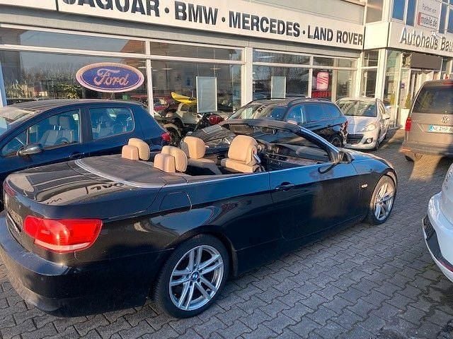 Saphirschwarz Gebraucht 2007 BMW 330 Cabriolet Sport Line Cabrio | 8.900 € (Superpreis) - Bild 1/4