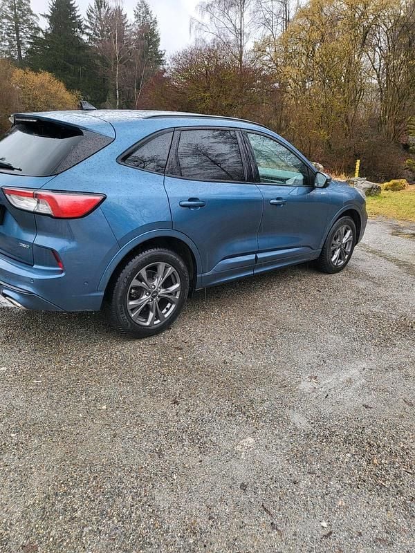 Gebraucht Ford Kuga ST-Line 224 PS (164 kW) 2022 Andere farben SUV