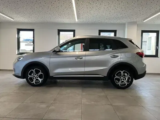 Neu MG ZS Comfort 116 PS (85 kW) 2025 British racing green (gruen) SUV