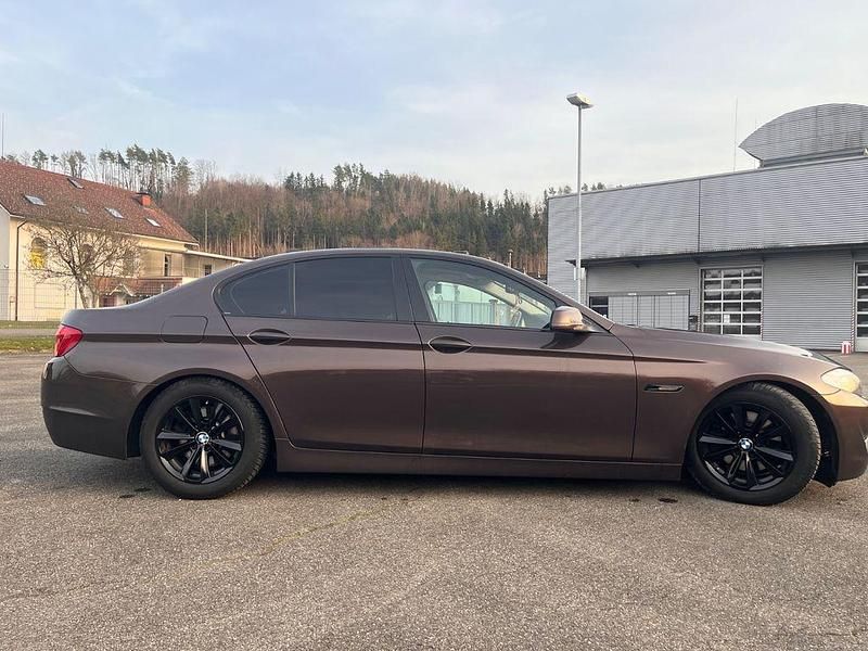 Gebraucht BMW 523 Performance 204 PS (150 kW) 2010 Braun Limousine