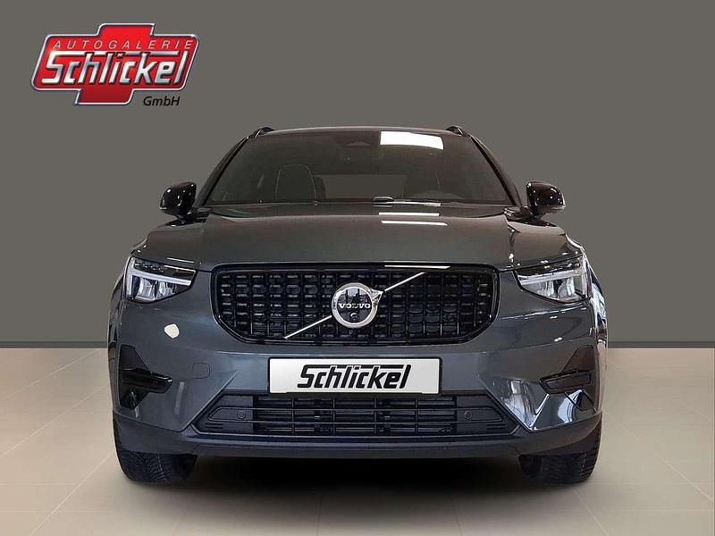 Gebraucht Volvo XC40 Plus 163 PS (119 kW) 2025 Forest lake / metallic SUV