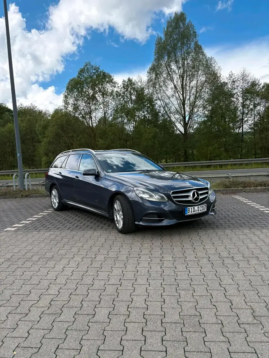 Gebraucht Mercedes E200 136 PS (100 kW) 2014 Blau Kombi