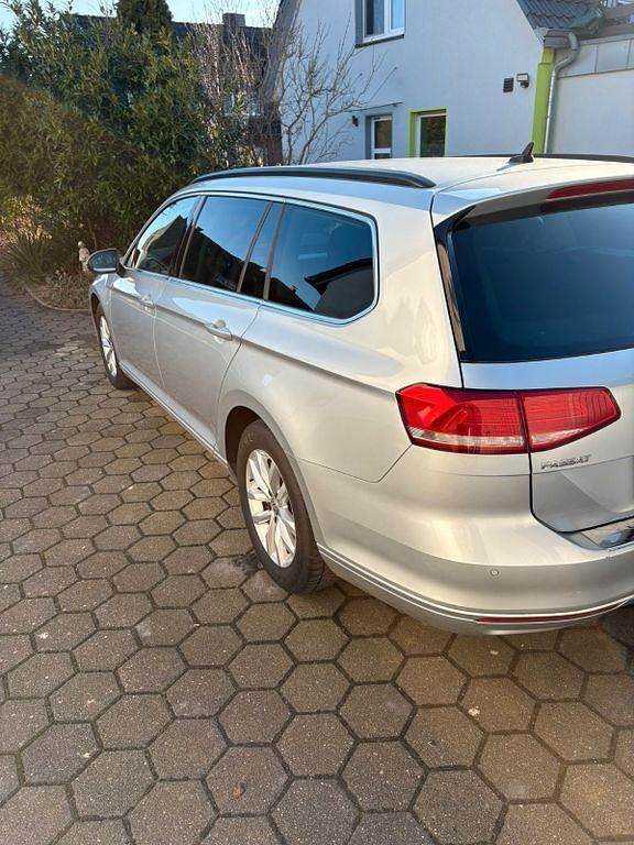 Gebraucht VW Passat Trendline 150 PS (110 kW) 2017 Silber Kombi