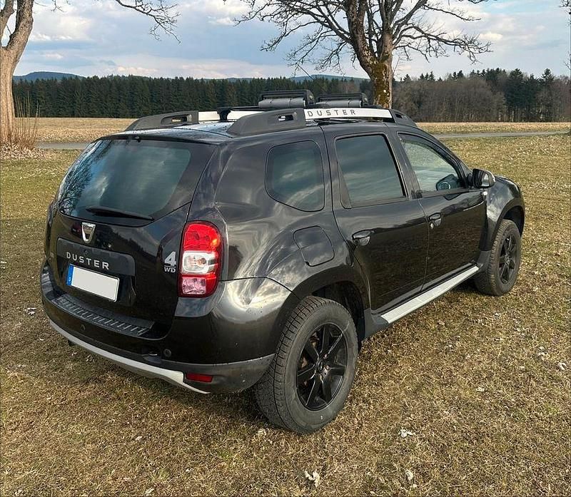 Gebraucht Dacia Duster 114 PS (83 kW) 2016 Schwarz SUV