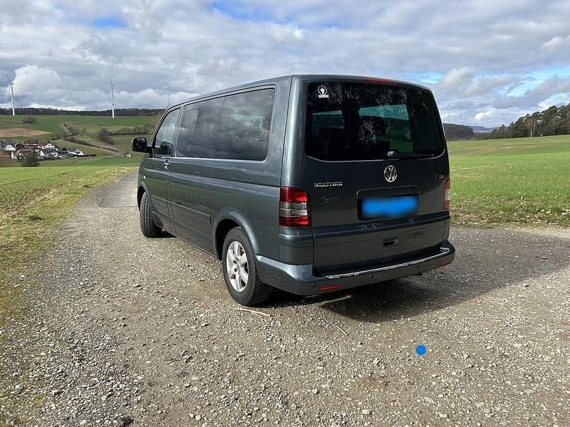 Gebraucht VW Multivan 174 PS (127 kW) 2009 Grau Van