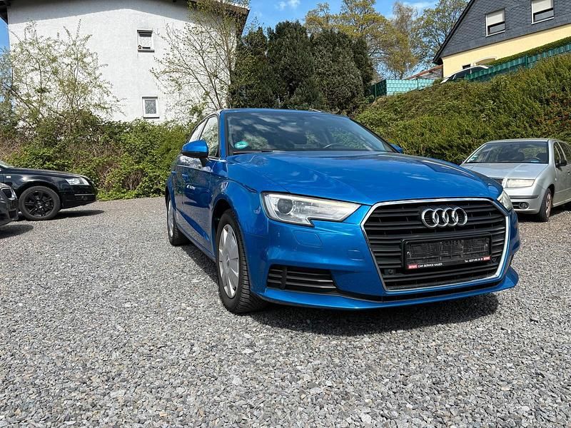 Gebraucht Audi A3 Design 116 PS (85 kW) 2018 Blau Limousine