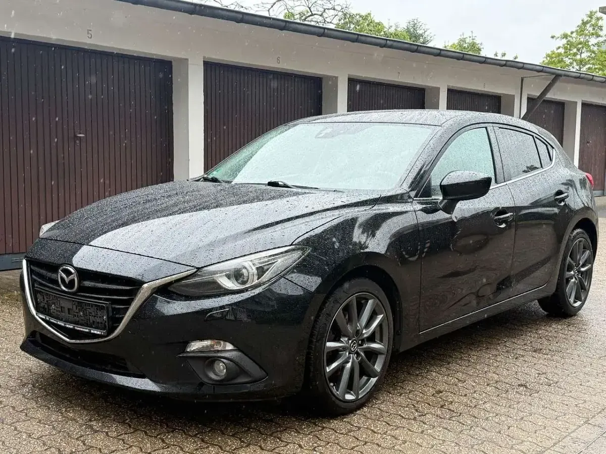 Gebraucht Mazda 3 Nakama 150 PS (110 kW) 2017 Jet black Limousine