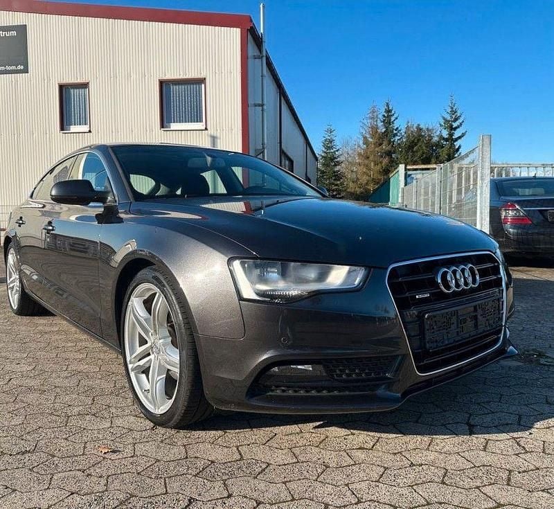 Gebraucht Audi A5 Sportback Sport 190 PS (139 kW) 2015 Grau Kleinwagen