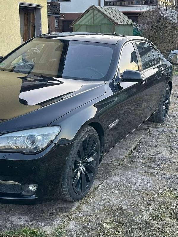Gebraucht BMW 750 408 PS (300 kW) 2009 Limousine