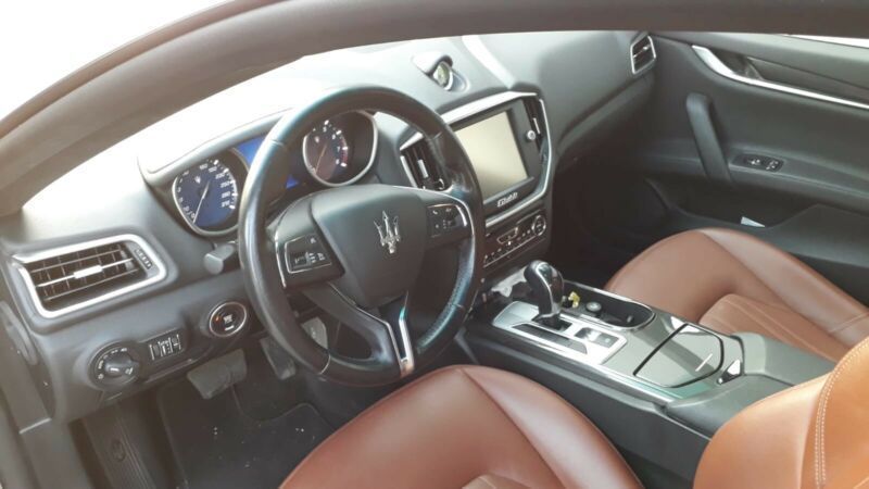 Kaufe Den Maserati Ghibli 3 0 Benzin 330 Ps 2016 In