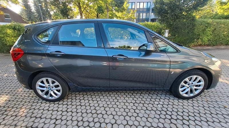 Gebraucht BMW 225 Active Tourer Performance 136 PS (100 kW) 2018 Grau Van / Kleinbus