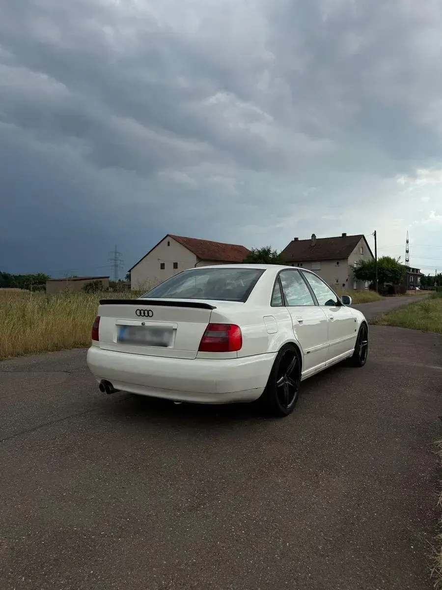 Gebraucht Audi A4 Ambiente 125 PS (91 kW) 1997 Weiß Limousine