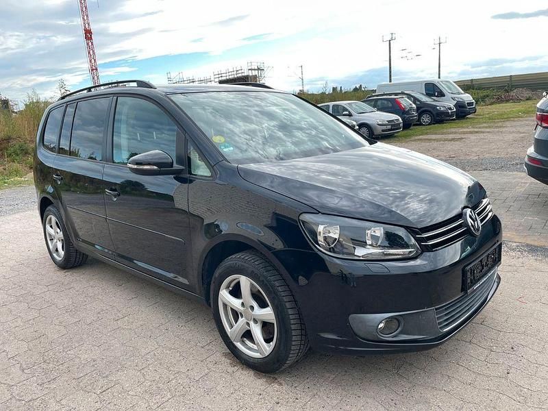 Schwarz Gebraucht 2010 VW Touran Comfortline Van / Kleinbus | 10.200 € (Teuer) - Bild 1/4