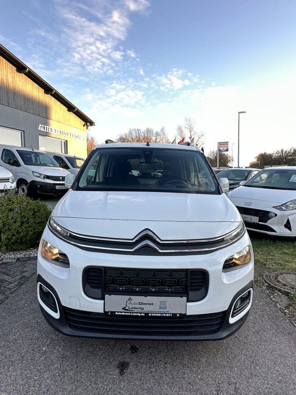 Weiss Gebraucht 2019 Citroën Berlingo PureTech Van / Kleinbus | 19.950 € (Teuer) - Bild 1/4