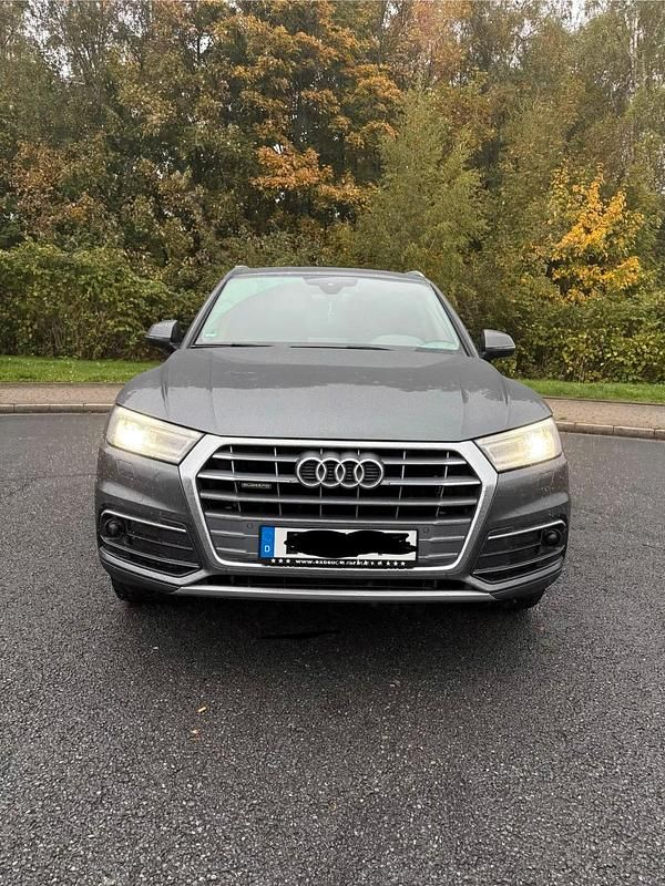 Grau Gebraucht 2018 Audi Q5 S-Line SUV | 26.000 € (Etwas zu teuer) - Bild 1/4