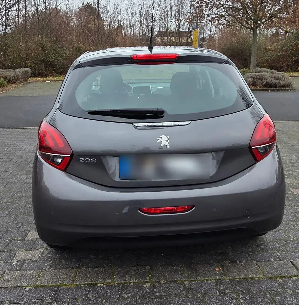 Gebraucht Peugeot 208 Signature Sky 83 PS (61 kW) 2019 Grau Kleinwagen