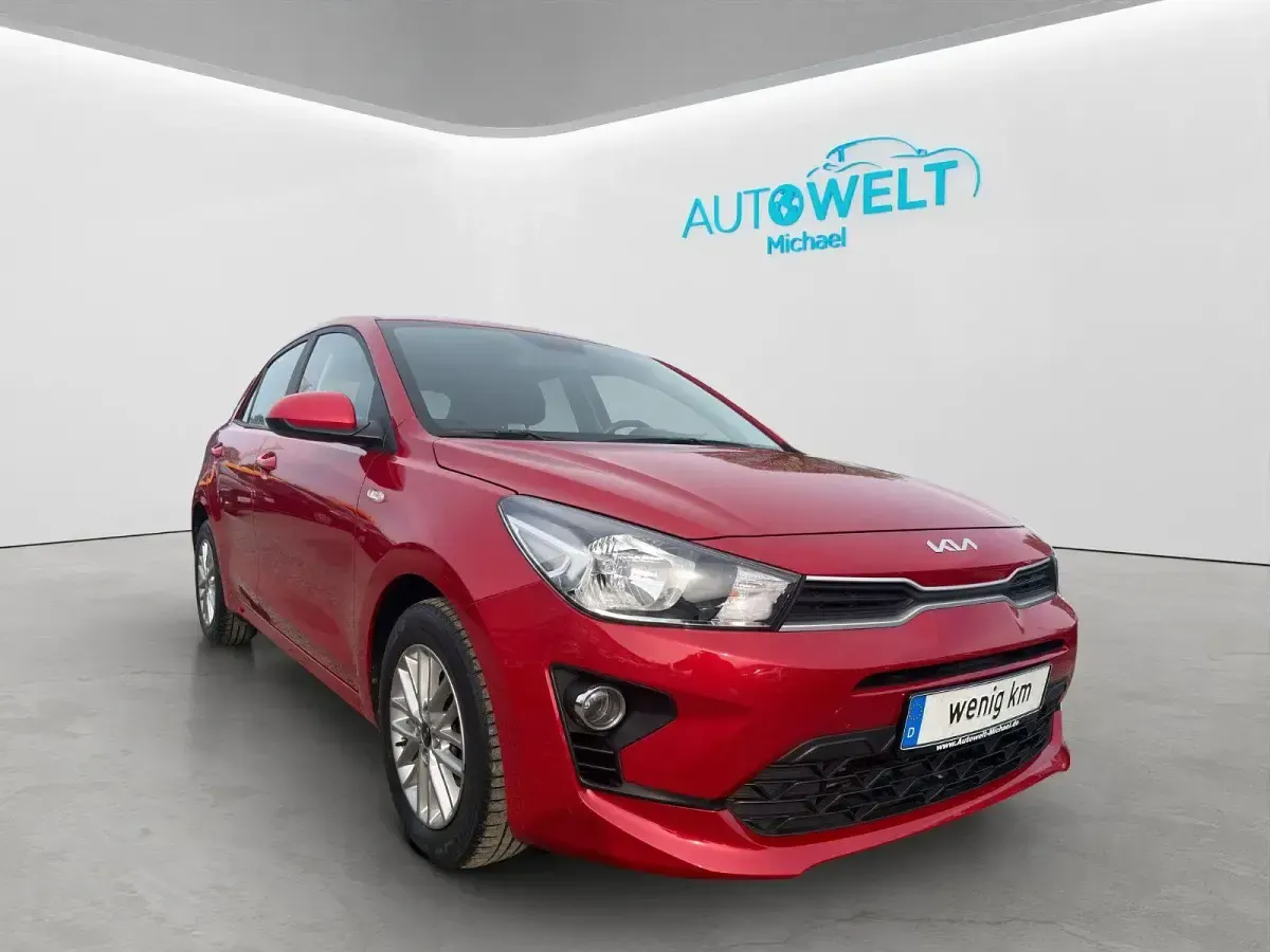 Gebraucht Kia Rio 101 PS (74 kW) 2022 Rot Kleinwagen