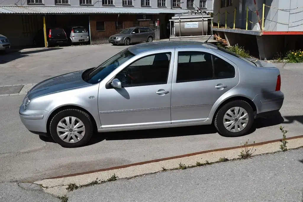 Gebraucht VW Bora Highline 105 PS (77 kW) 2003 Silber Limousine