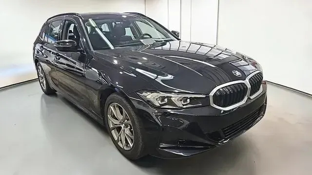 Gebraucht BMW 318 Shadowline 150 PS (110 kW) 2023 Grau Kombi