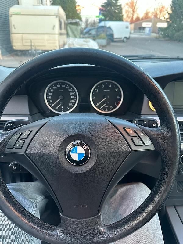 Gebraucht BMW 525 Basis 192 PS (141 kW) 2004 Grau Limousine