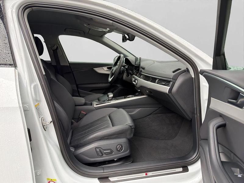 Gebraucht Audi A4 S-Line 163 PS (119 kW) 2023 Weiß Kombi