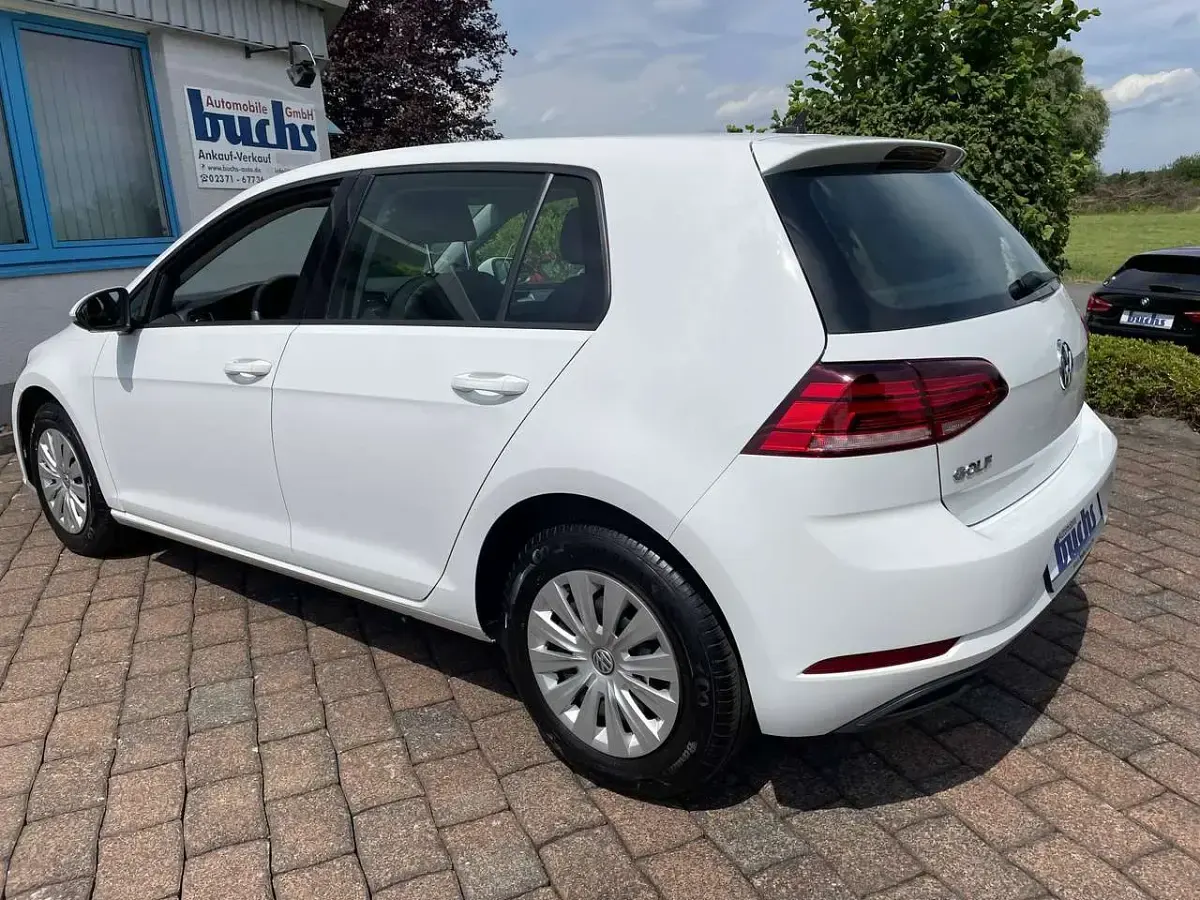 Gebraucht VW Golf VIII Trendline 116 PS (85 kW) 2020 Pure white Kleinwagen