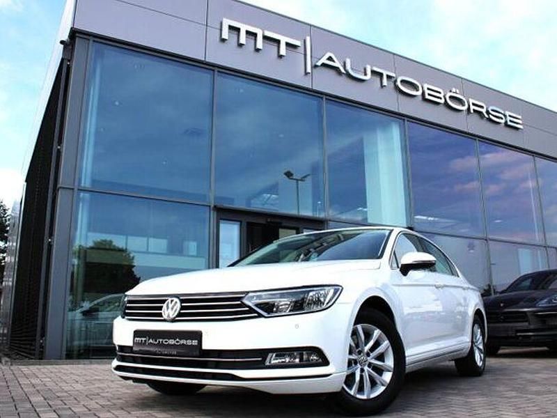 Weiß Gebraucht 2015 VW Passat Comfortline Limousine | 14.500 € (Fairer Preis) - Bild 1/4