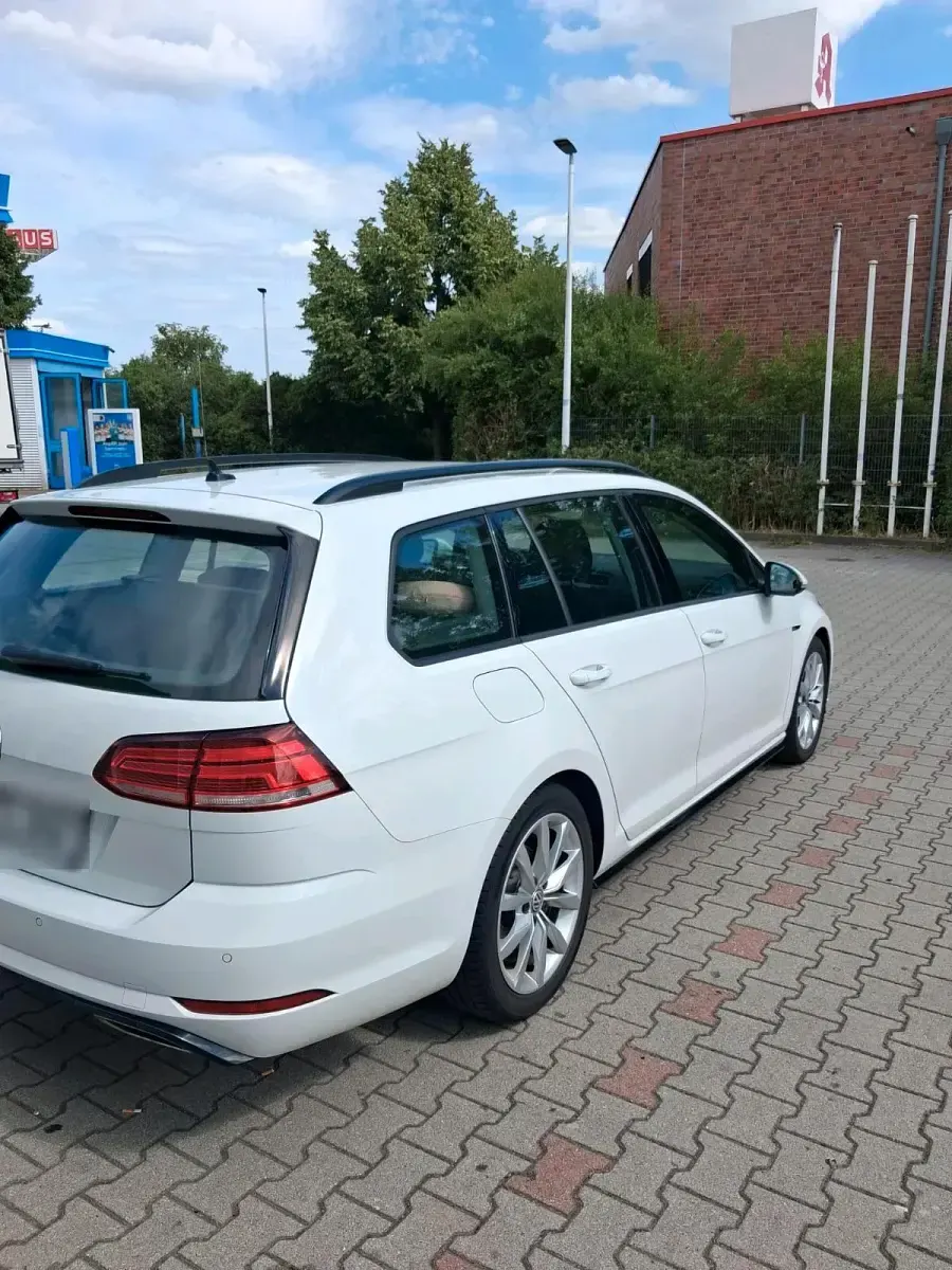 Gebraucht VW Golf VII R 150 PS (110 kW) 2019 Weiß Kombi