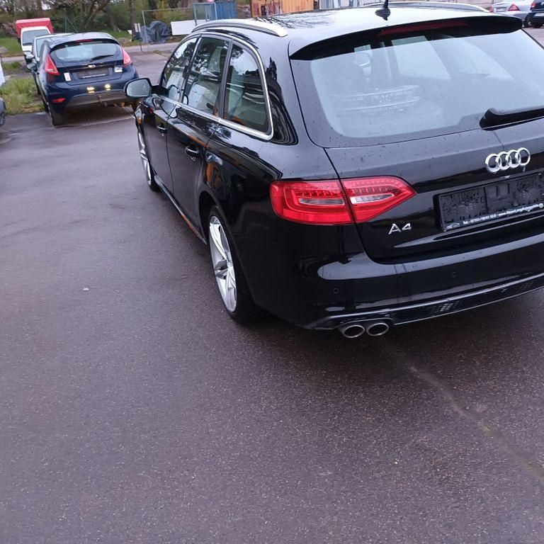 Gebraucht Audi A4 Ambiente 150 PS (110 kW) 2015 Schwarz Kombi