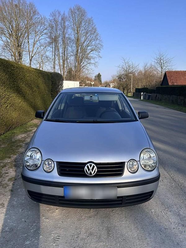 Gebraucht VW Polo 60 PS (44 kW) 2003 Silber Kleinwagen