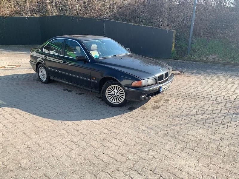 Gebraucht BMW 523 Sport Line 170 PS (125 kW) 1997 Schwarz Limousine