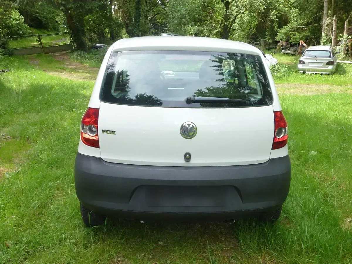 Gebraucht VW Fox 54 PS (39 kW) 2006 Weiß Kleinwagen