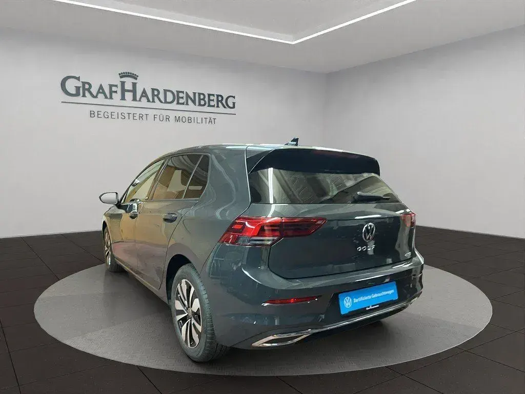 Gebraucht VW Golf VIII Comfortline 110 PS (80 kW) 2024 Grau Limousine