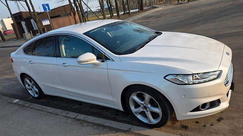 Gebraucht Ford Mondeo Titanium 179 PS (131 kW) 2017 Weiß Limousine