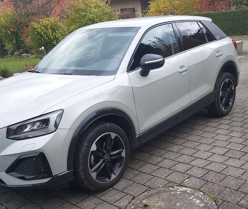 Gebraucht Audi Q2 Advanced 150 PS (110 kW) 2024 Grau SUV