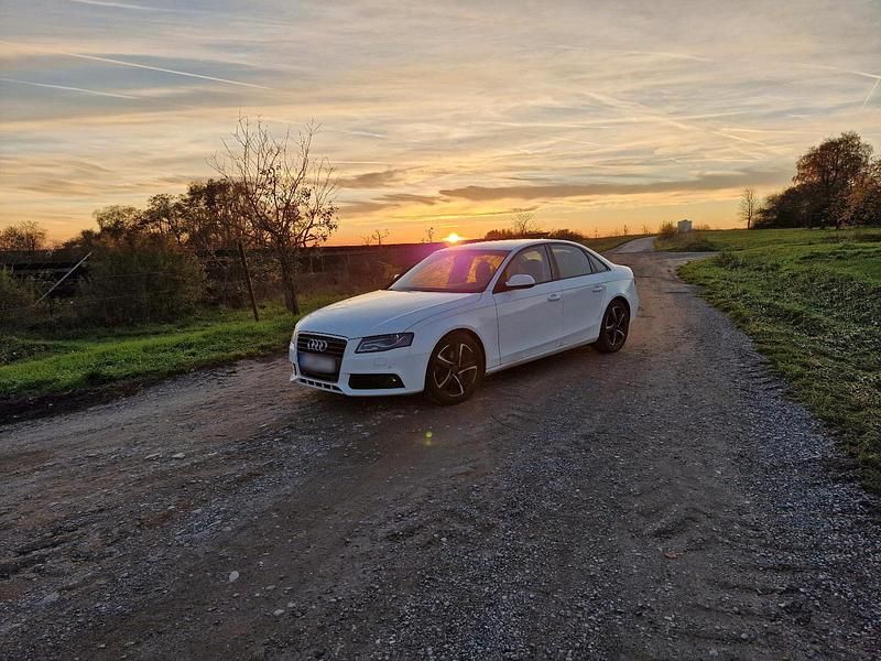 Gebraucht Audi A4 140 PS (102 kW) 2011 Weiß Limousine