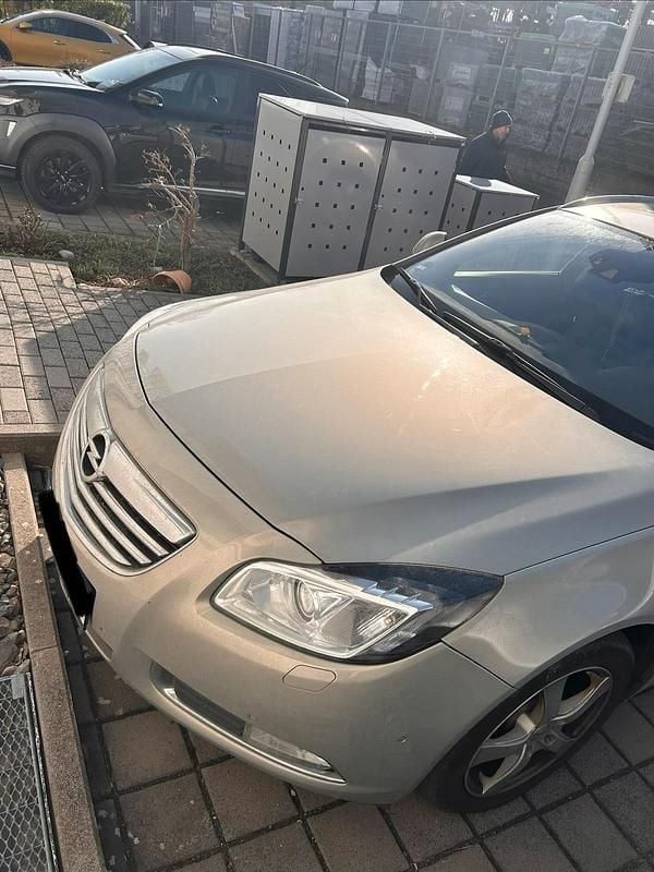 Gold Gebraucht 2009 Opel Insignia Sport Kombi | 3.000 € - Bild 1/4