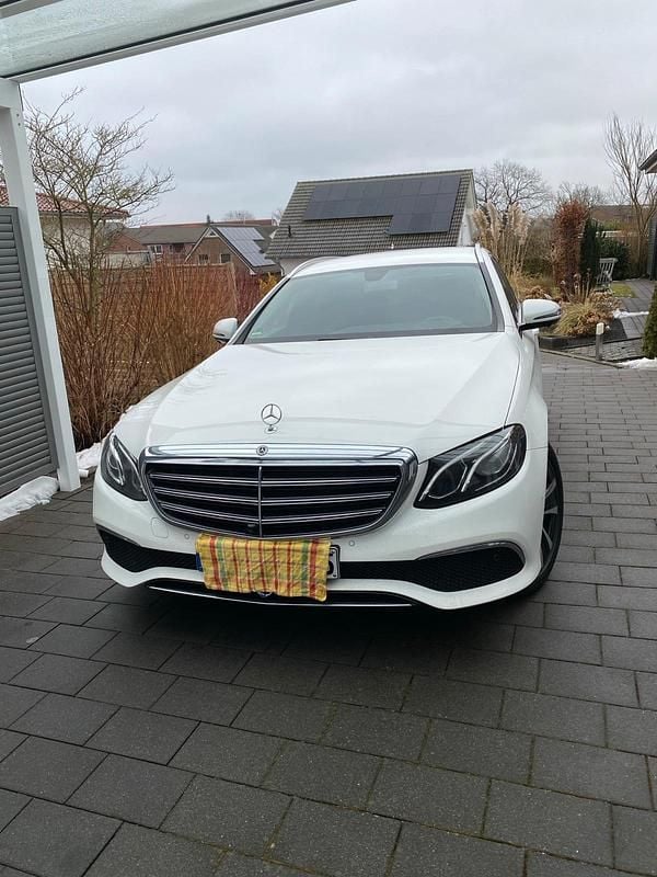 Gebraucht Mercedes E220 194 PS (142 kW) 2019 Weiß Kombi