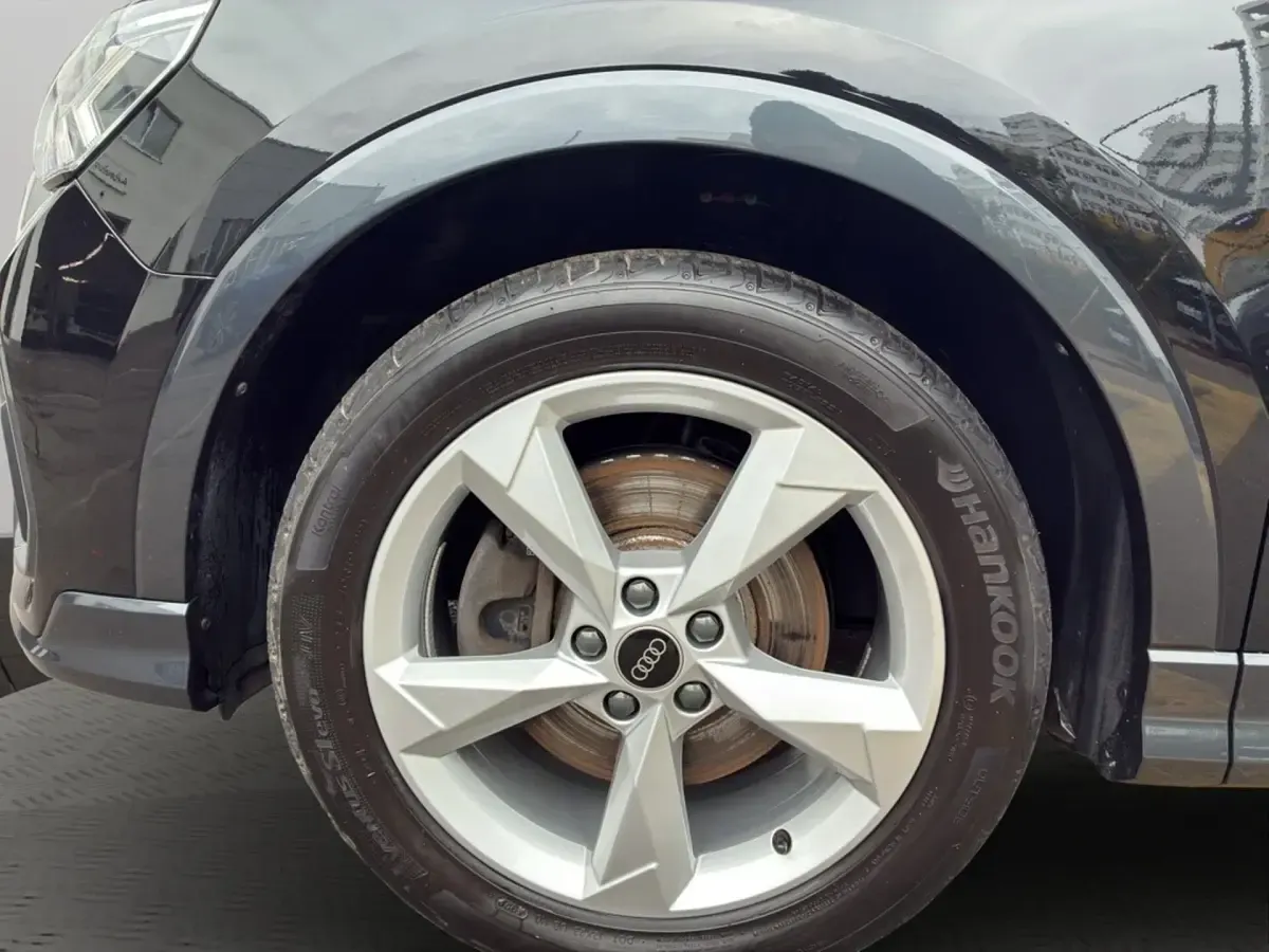 Gebraucht Audi Q3 Sportback Premium 200 PS (147 kW) 2023 Mythosschwarz metallic SUV
