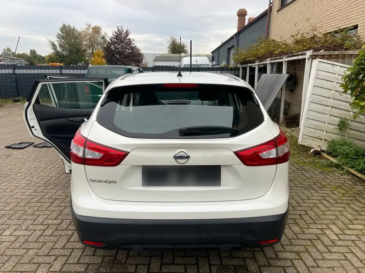 Gebraucht Nissan Qashqai 130 PS (95 kW) 2014 Weiß SUV