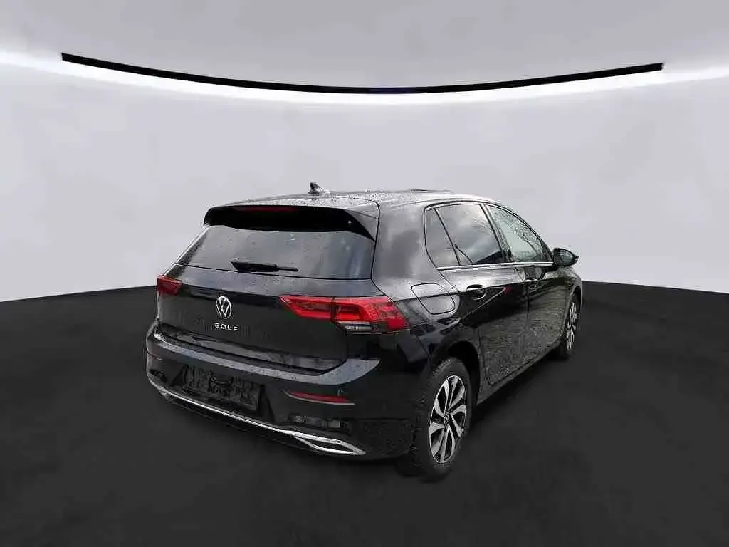 Gebraucht VW Golf VIII Active 150 PS (110 kW) 2023 Deep black perleffekt Limousine