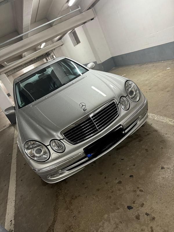 Gebraucht 2004 Mercedes E270 Limousine | 8.500 € - Bild 1/4