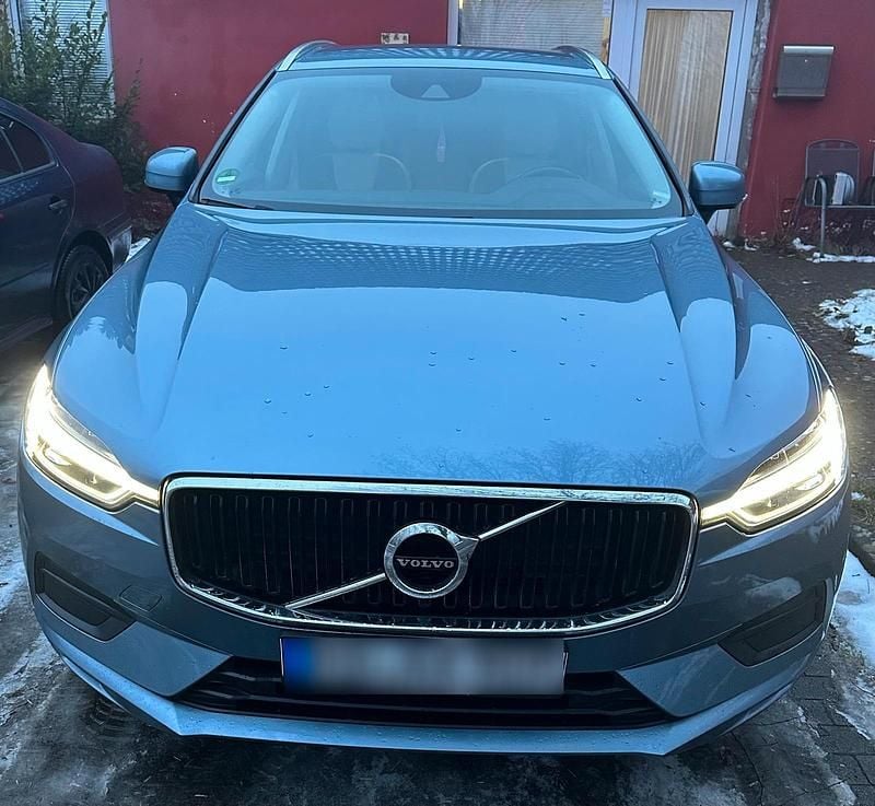 Gebraucht Volvo XC60 Momentum 194 PS (142 kW) 2019 Blau SUV