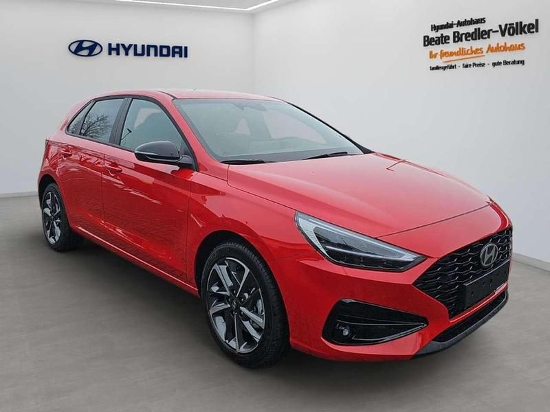 Neu Hyundai i30 Advantage 140 PS (102 kW) 2026 Engine red / sol Limousine