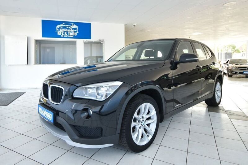 Schwarz Gebraucht 2015 BMW X1 Sport Line SUV | 12.980 € (Fairer Preis) - Bild 1/4