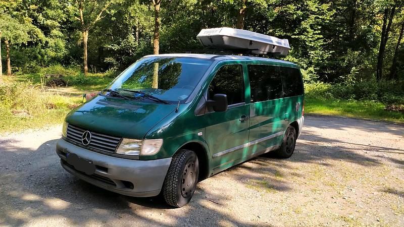 Grün Gebraucht 2001 Mercedes Vito Van / Kleinbus | 3.950 € - Bild 1/4