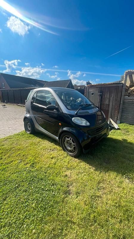 Schwarz Gebraucht 2000 Smart ForTwo Coupé Coupé | 970 € (Fairer Preis) - Bild 1/4