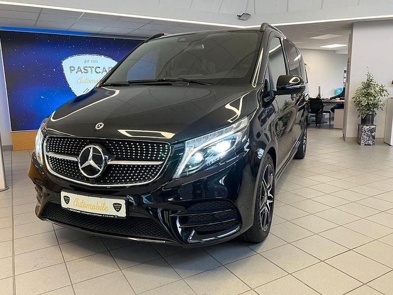 Schwarz Gebraucht 2021 Mercedes V220 Edition Van / Kleinbus | 55.500 € (Teuer) - Bild 1/4