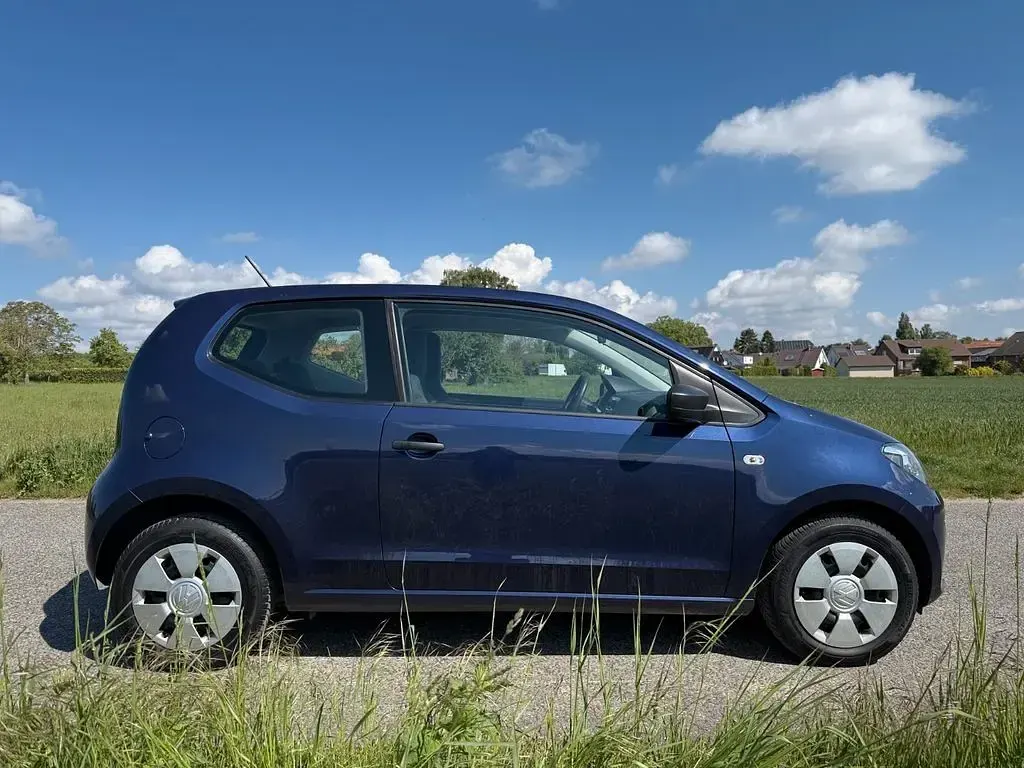 Usado VW up! 60 CV (44 kW) 2016 Púrpura Utilitario